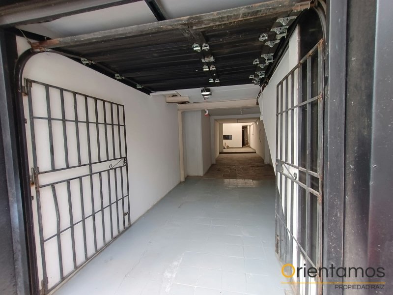 Bodega disponible para el arriendo en Medellín el codigo es 21552 foto numero 2