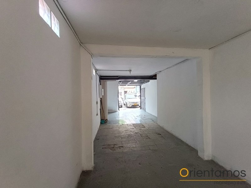 Bodega disponible para el arriendo en Medellín el codigo es 21552 foto numero 3
