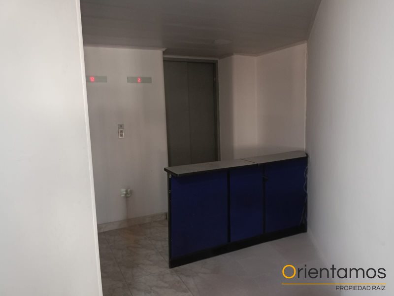 Oficina disponible para venta o arriendo en Medellín el codigo es 19924 foto numero 4