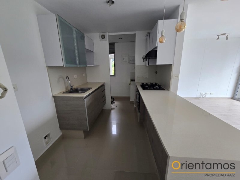 Apartamento disponible para el arriendo en Medellín el codigo es 21638 foto numero 2