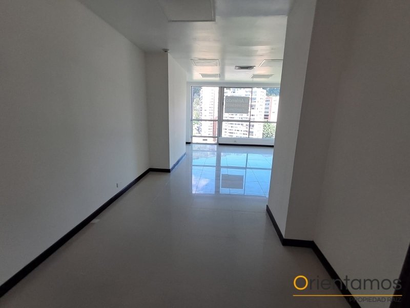Oficina disponible para el arriendo en Medellín el codigo es 21463 foto numero 3