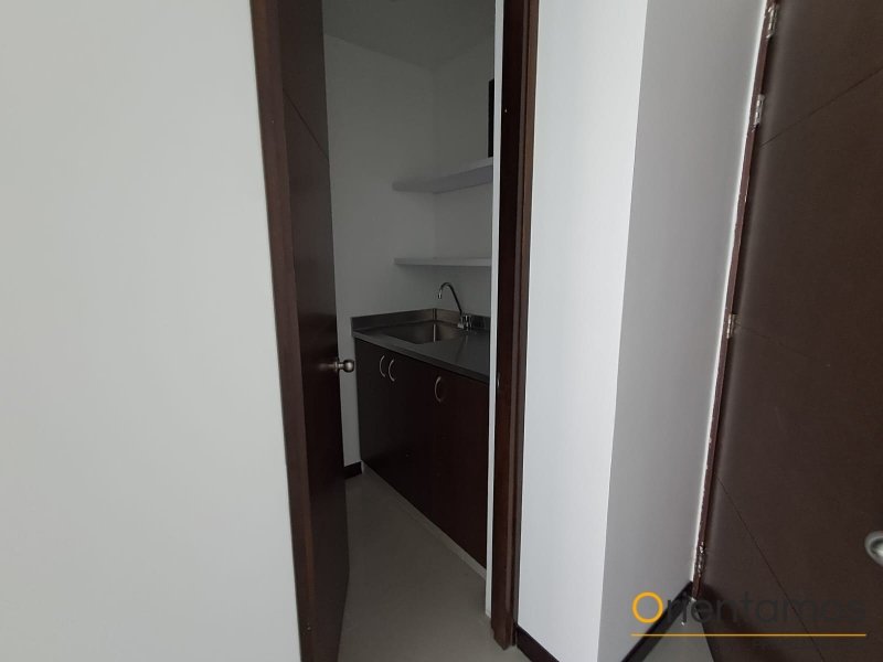 Oficina disponible para el arriendo en Medellín el codigo es 21463 foto numero 6