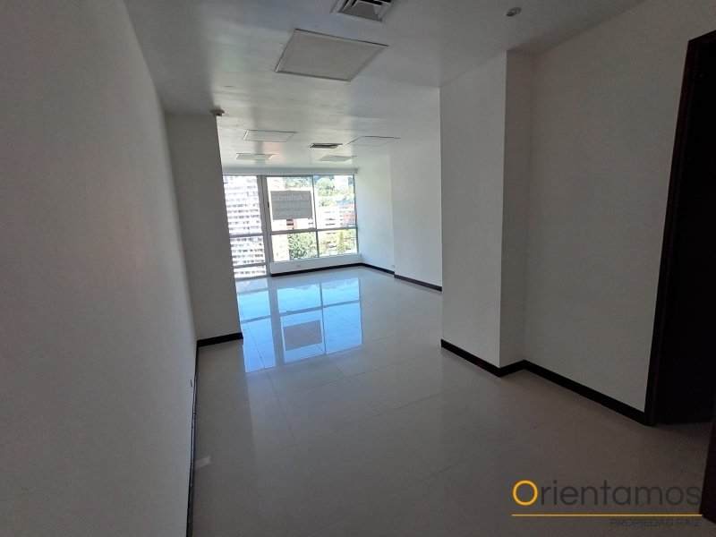 Oficina disponible para el arriendo en Medellín el codigo es 21463 foto numero 2