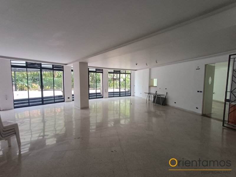 Local disponible para el arriendo en Medellín el codigo es 21389 foto numero 2