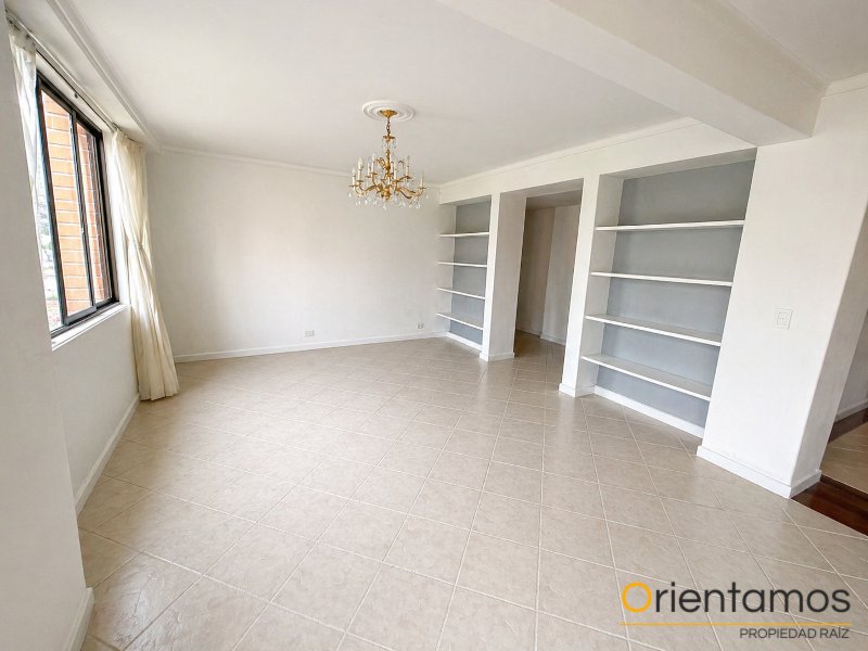 Apartamento disponible para el arriendo en Medellín el codigo es 21135 foto numero 4