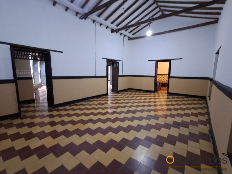 Casa-local disponible para el arriendo en Envigado el codigo es 21609 foto numero 6