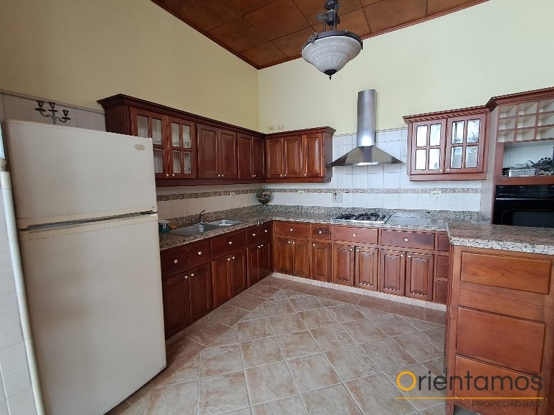 Casa-local disponible para el arriendo en Envigado el codigo es 21609 foto numero 10