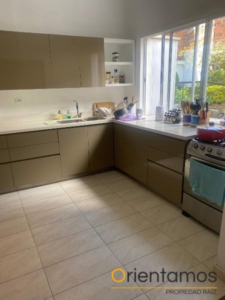 Casa-local disponible para el arriendo en Medellín el codigo es 21589 foto numero 4