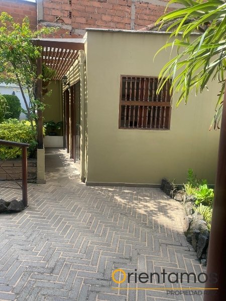 Casa-local disponible para el arriendo en Medellín el codigo es 21589 foto numero 8