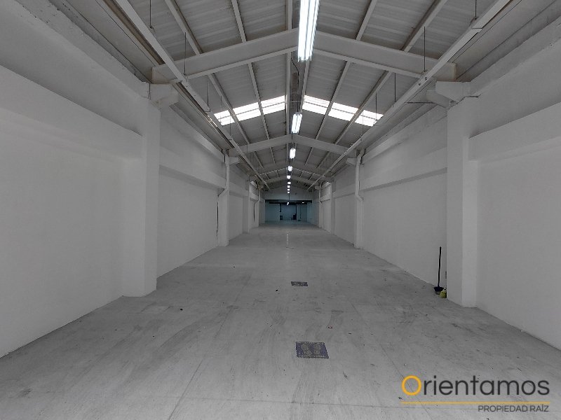 Bodega disponible para el arriendo en Envigado el codigo es 21653 foto numero 2