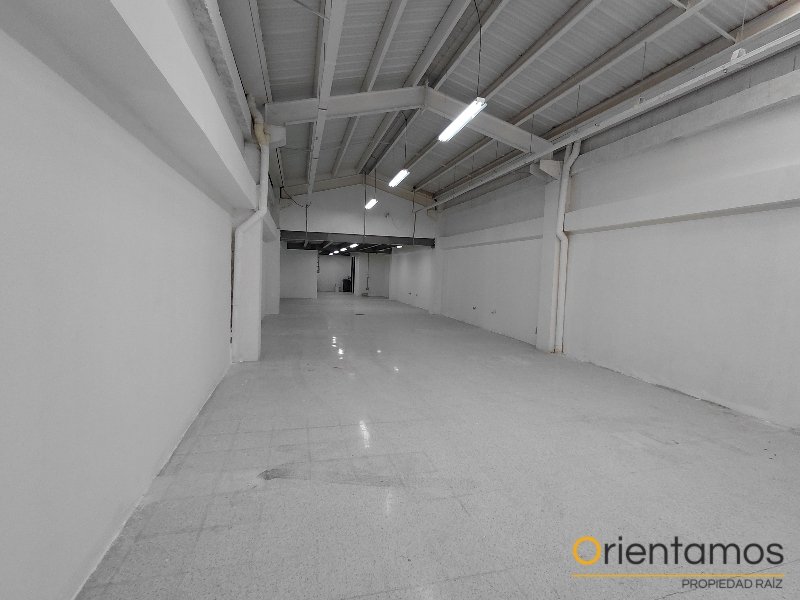 Bodega disponible para el arriendo en Envigado el codigo es 21653 foto numero 3