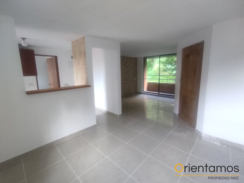 Apartamento disponible para el arriendo en Medellín el codigo es 20899 foto numero 3