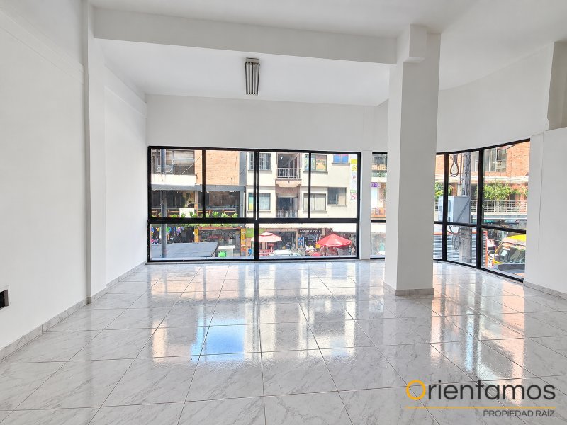 Local para el arriendo en Medellín - Centro el codigo es 21647 foto numero 3