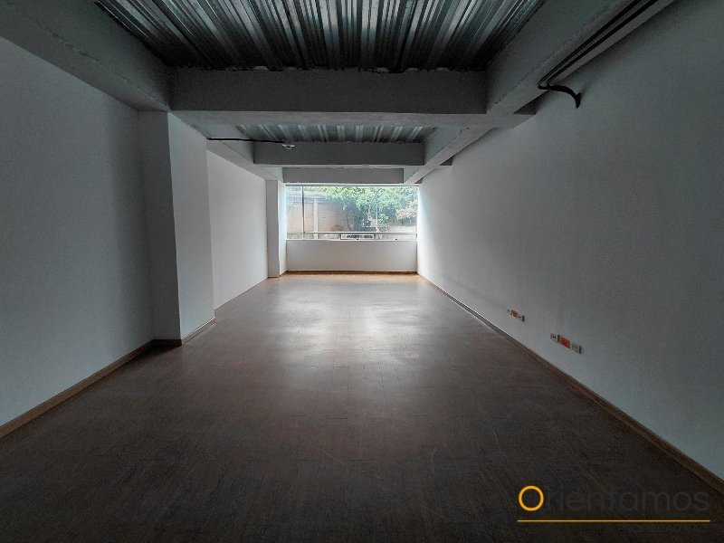 Oficina disponible para el arriendo en Medellín el codigo es 21359 foto numero 3
