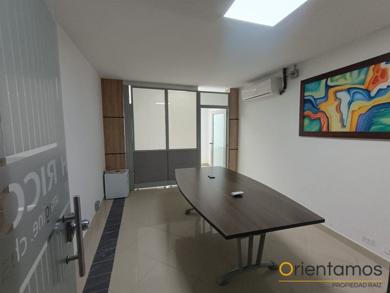 Oficina disponible para el arriendo en Medellín el codigo es 21324 foto numero 2