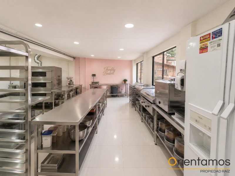 Casa-local disponible para el arriendo en Medellín el codigo es 21263 foto numero 4