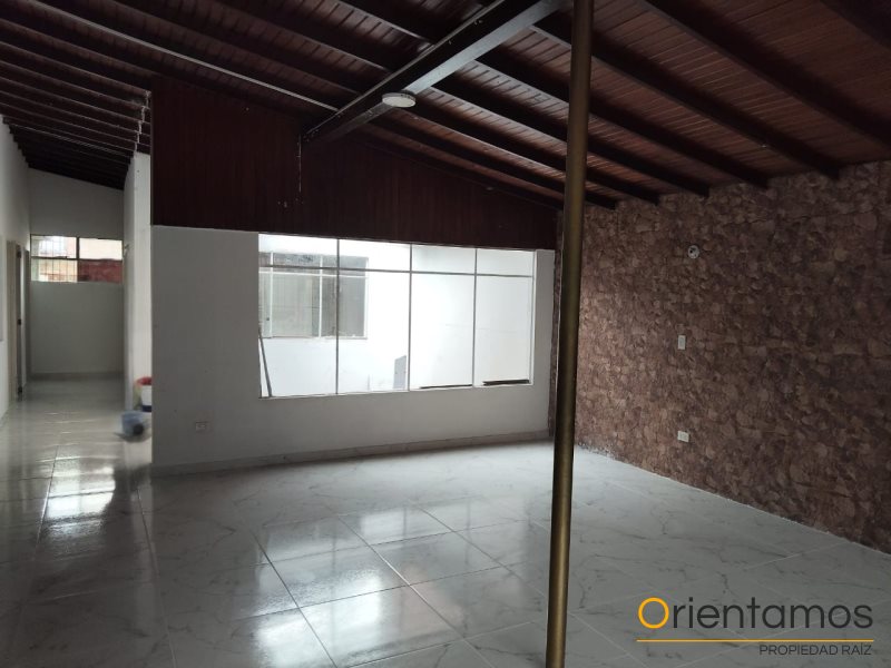 Casa-local disponible para el arriendo en Medellín el codigo es 20713 foto numero 3