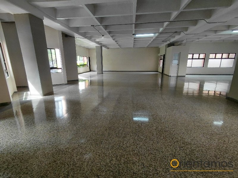 Oficina disponible para el arriendo en Medellín el codigo es 21304 foto numero 4