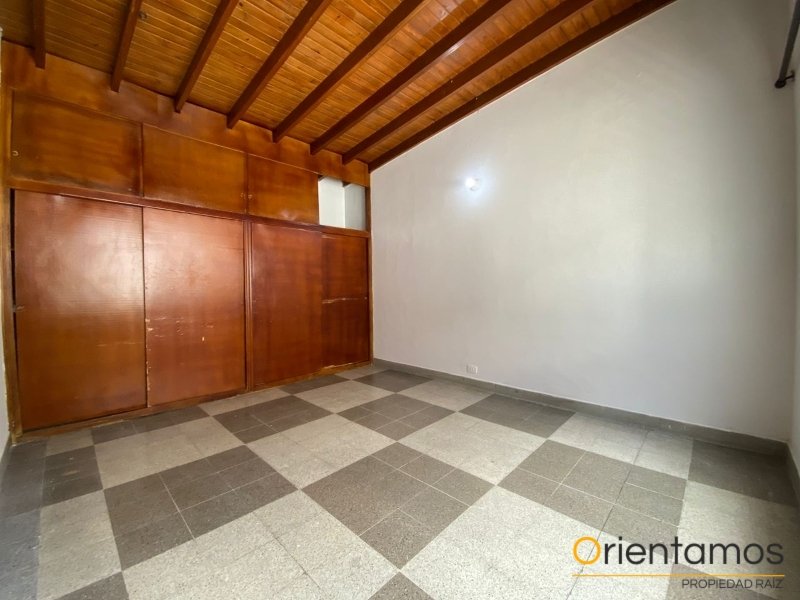 Casa-local disponible para el arriendo en Medellín el codigo es 21624 foto numero 11