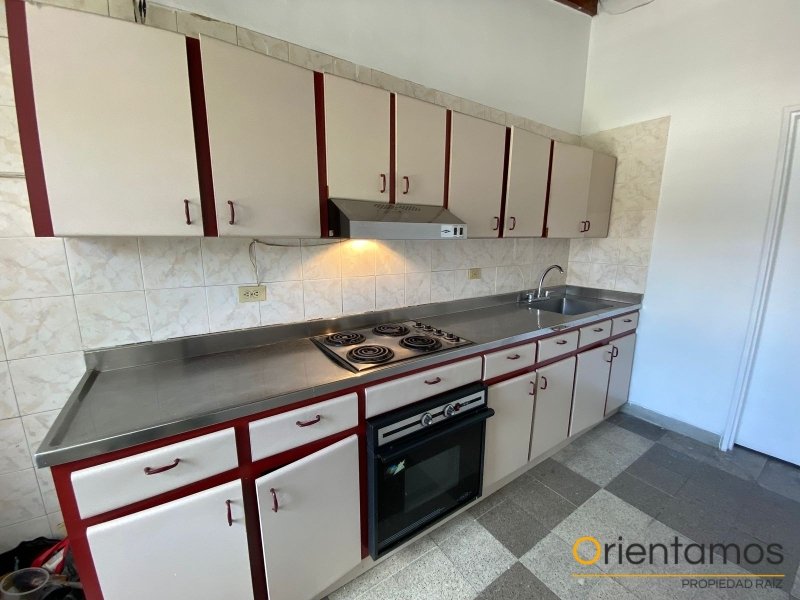 Casa-local disponible para el arriendo en Medellín el codigo es 21624 foto numero 5