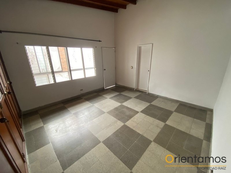 Casa-local disponible para el arriendo en Medellín el codigo es 21624 foto numero 10