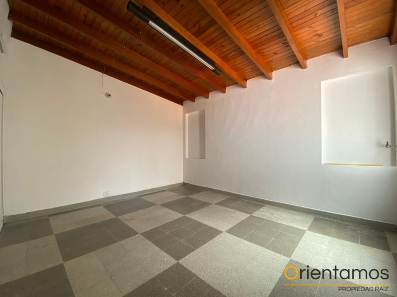 Casa-local disponible para el arriendo en Medellín el codigo es 21624 foto numero 13