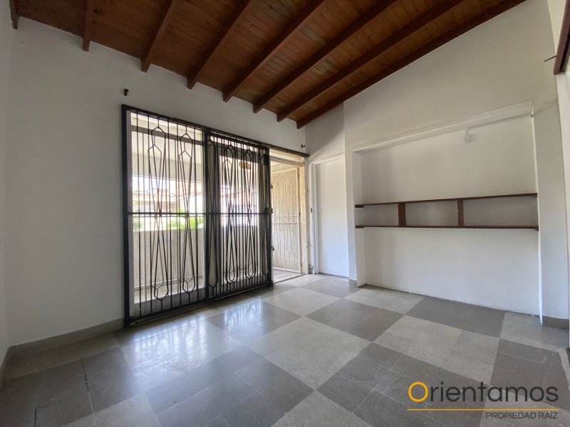 Casa-local disponible para el arriendo en Medellín el codigo es 21624 foto numero 15