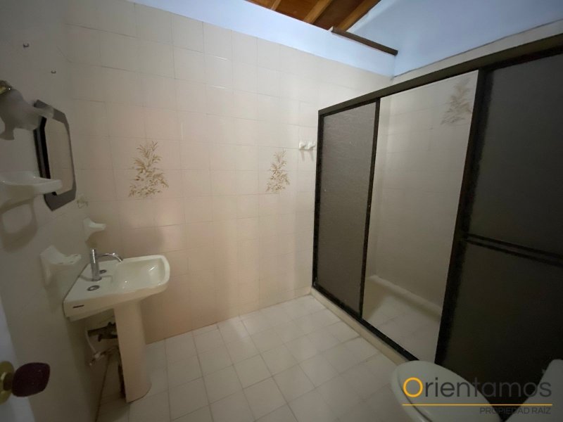 Casa-local disponible para el arriendo en Medellín el codigo es 21624 foto numero 19