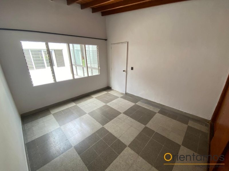 Casa-local disponible para el arriendo en Medellín el codigo es 21624 foto numero 14