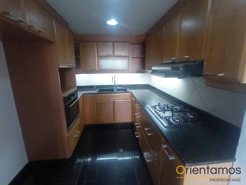 Apartamento disponible para el arriendo en Medellín el codigo es 21348 foto numero 9