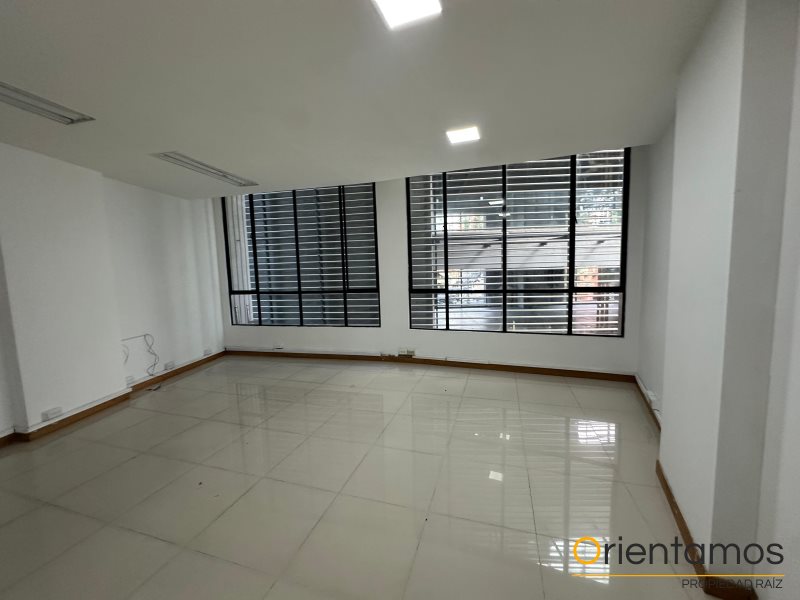 Local disponible para el arriendo en Medellín el codigo es 17442 foto numero 3