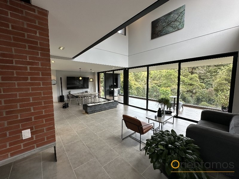 Casa disponible para el arriendo en Medellín el codigo es 21254 foto numero 3