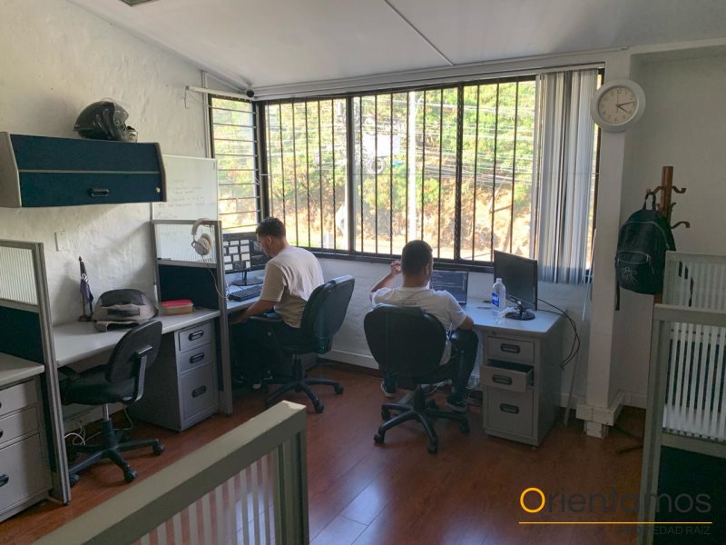 Casa-local disponible para el arriendo en Medellín el codigo es 18975 foto numero 9