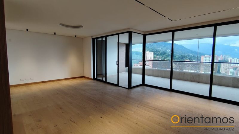 Apartamento disponible para el arriendo en Medellín el codigo es 20789 foto numero 2
