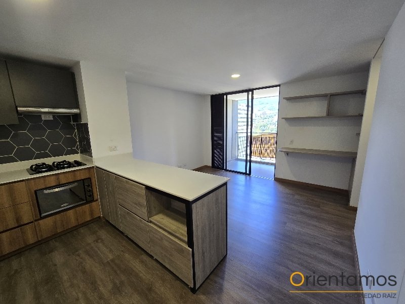 Apartamento disponible para el arriendo en Envigado el codigo es 21403 foto numero 3