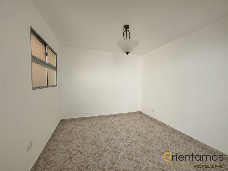 Casa-local disponible para el arriendo en Medellín el codigo es 20788 foto numero 8
