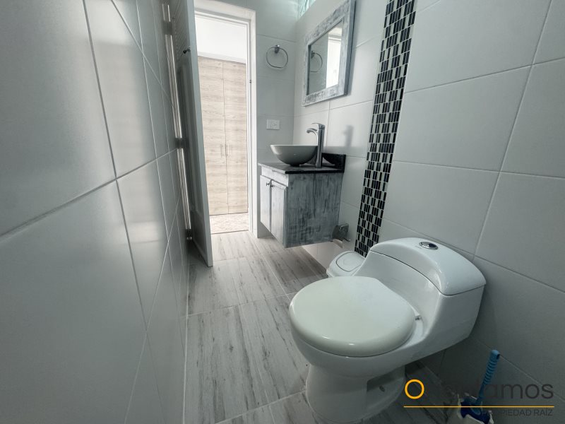 Casa-local disponible para el arriendo en Medellín el codigo es 20788 foto numero 17