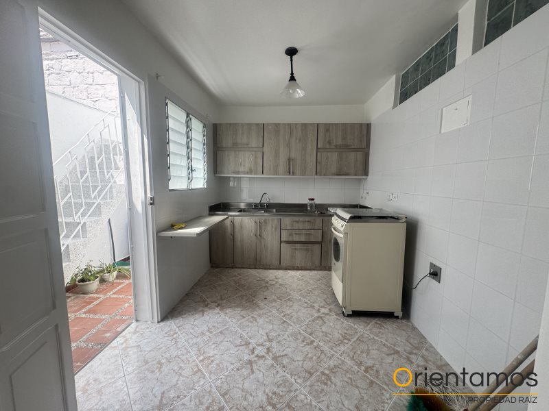 Casa-local disponible para el arriendo en Medellín el codigo es 20788 foto numero 6