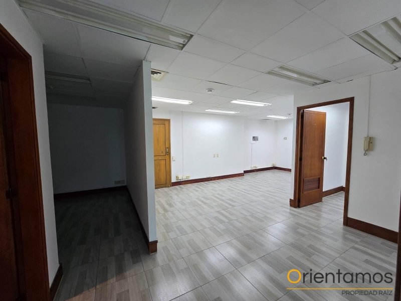 Oficina disponible para el arriendo en Medellín el codigo es 16653 foto numero 2