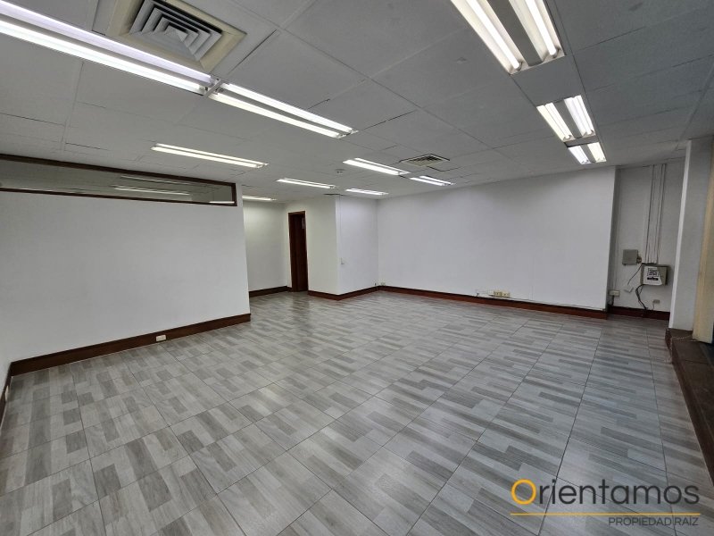 Oficina disponible para el arriendo en Medellín el codigo es 16653 foto numero 3