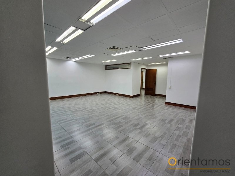 Oficina disponible para el arriendo en Medellín el codigo es 16653 foto numero 4