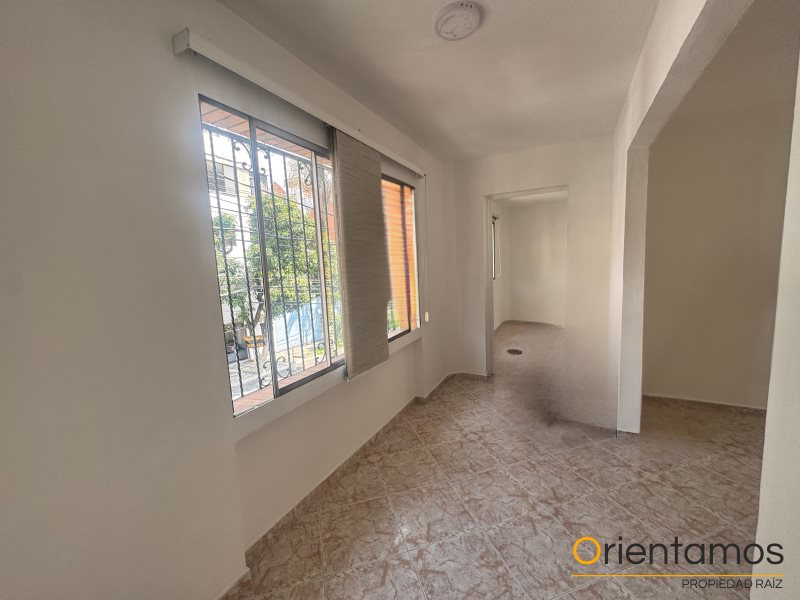 Casa-local disponible para el arriendo en Medellín el codigo es 20788 foto numero 4