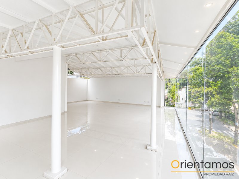 Local disponible para el arriendo en Medellín el codigo es 17298 foto numero 4