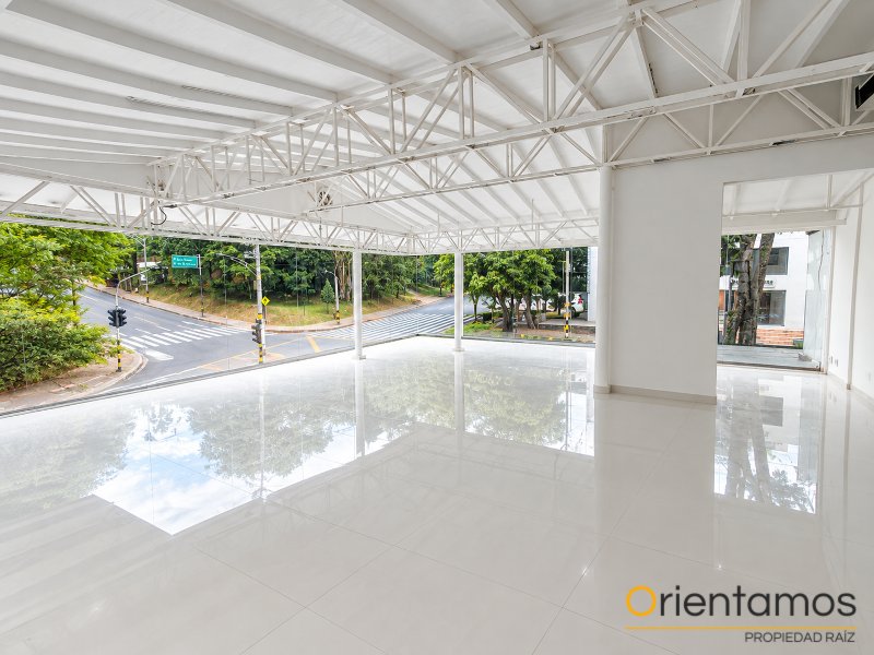Local disponible para el arriendo en Medellín el codigo es 17298 foto numero 2