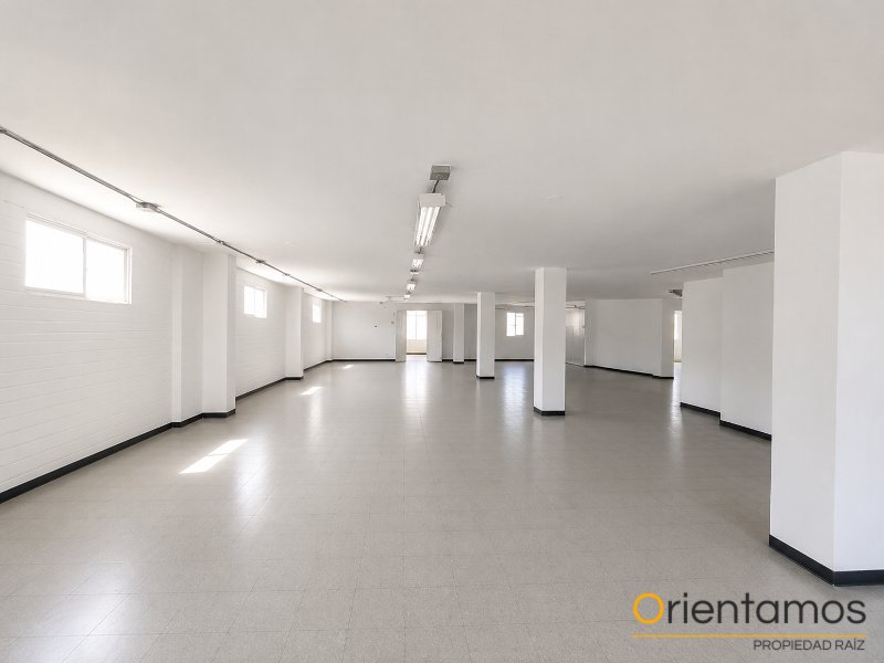 Bodega disponible para el arriendo en Medellín el codigo es 21433 foto numero 4
