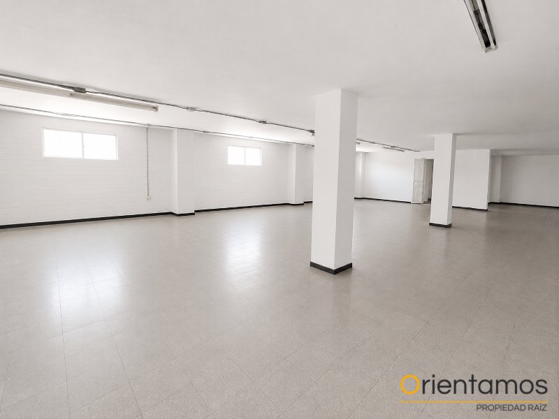 Bodega disponible para el arriendo en Medellín el codigo es 21433 foto numero 3
