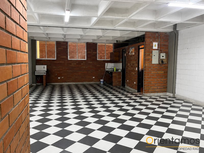 Bodega disponible para el arriendo en Medellín el codigo es 21306 foto numero 3