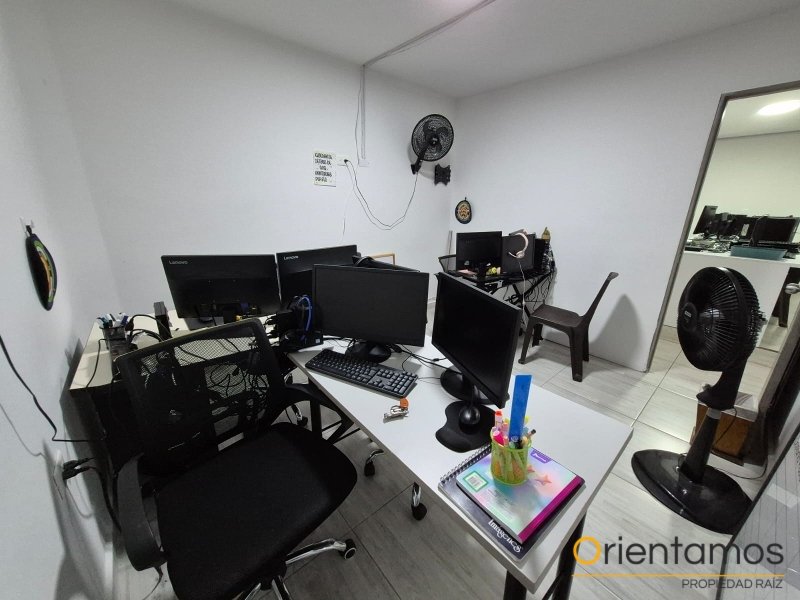 Oficina disponible para el arriendo en Envigado el codigo es 21446 foto numero 4