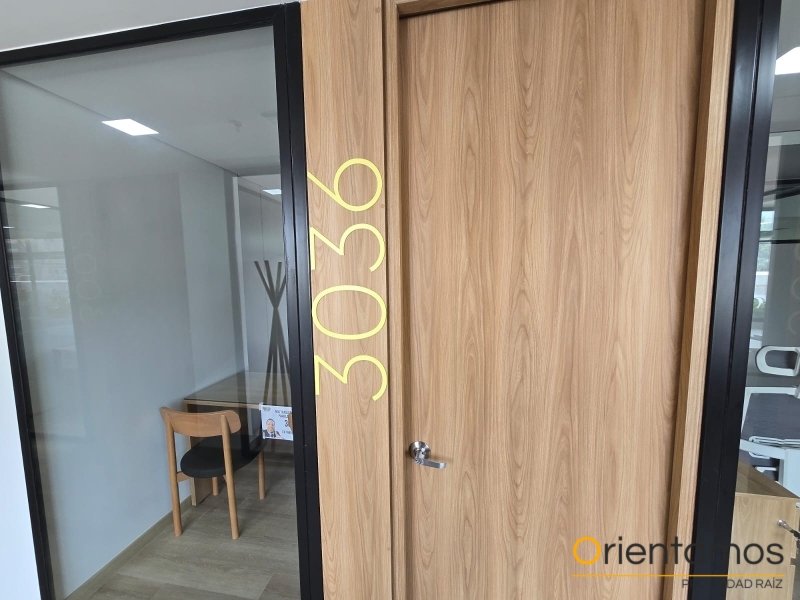 Oficina disponible para el arriendo en Medellín el codigo es 21156 foto numero 2