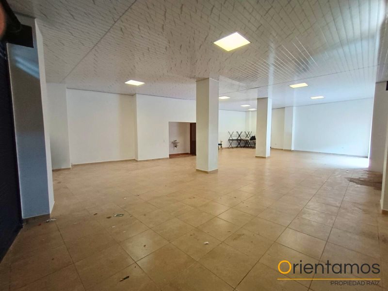 Local disponible para el arriendo en Medellín el codigo es 21034 foto numero 3